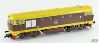[Lokomotivy] → [Motorové] → [T478.1 „Bardotka”] → CSD-T478-1002: dieselová lokomotiva v barevné kombinaci hnědá-žlutá, červené pluhy