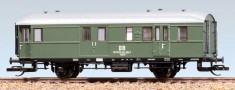 [Osobn� vozy] &rarr;&nbsp;[Sp�n� a osobn�]&nbsp;&rarr;&nbsp;[2-os� pr�choz� typ Bi/Ci]&nbsp;&rarr;&nbsp;52021: po�tovn� v�z zelen� se sv�tle �edou st�echou